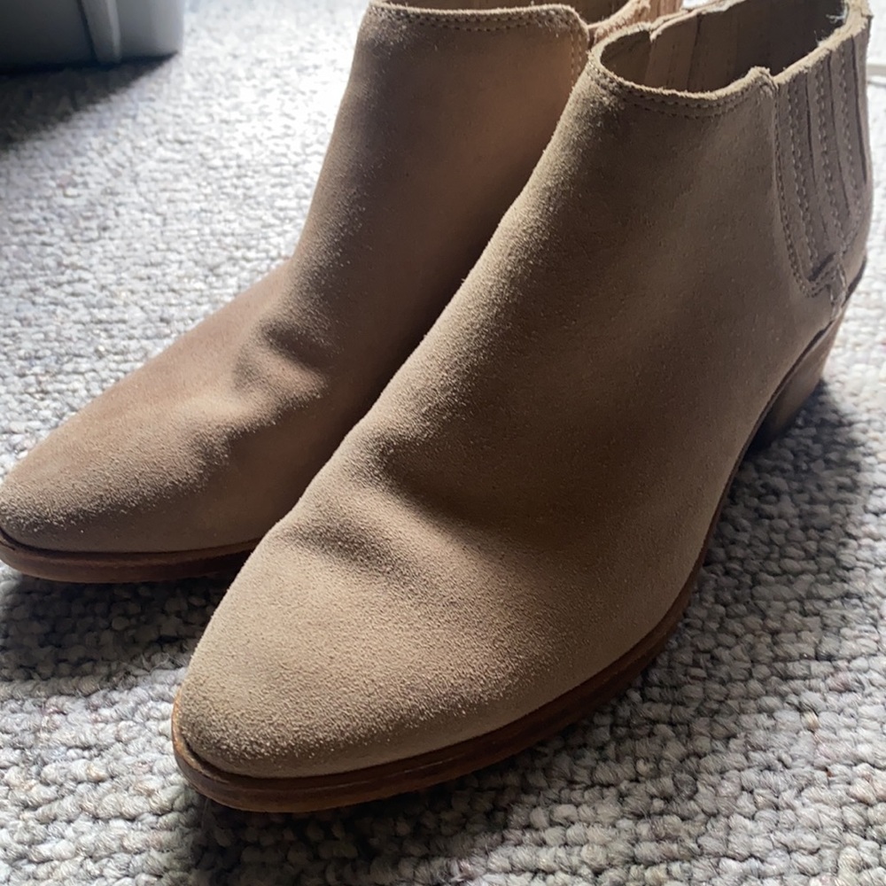 Shoes - Picture 2 of 4